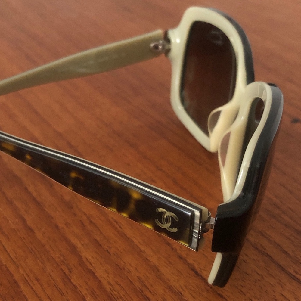 CHANEL Sunglasses